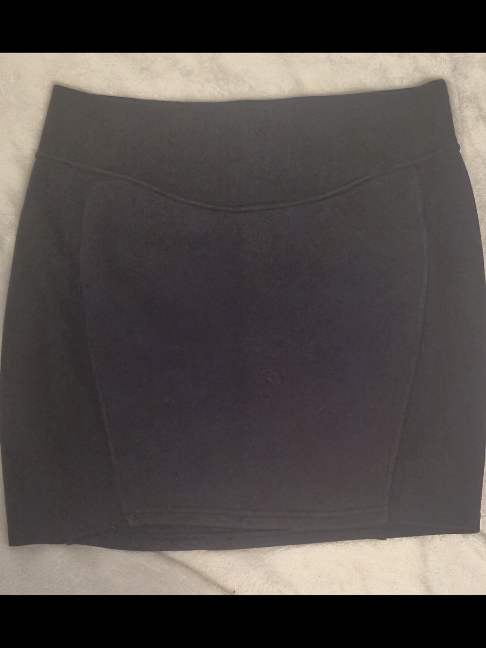 Lululemon Scuba High-Rise Mini Skirt in black Size Meduim